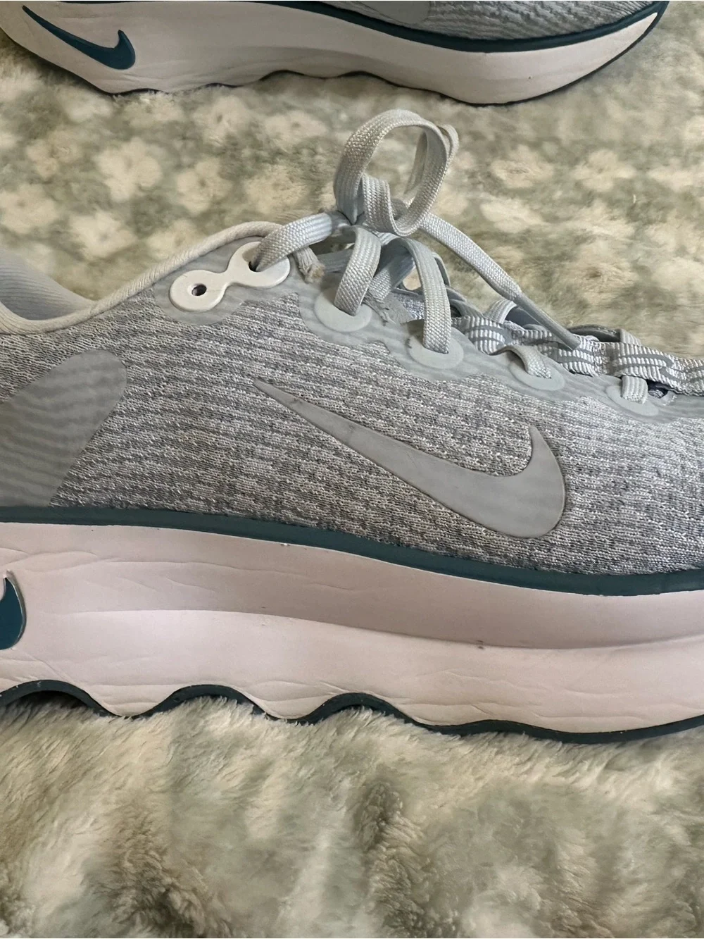 Nike Women's Motiva Light Blue Running Sneakers 10